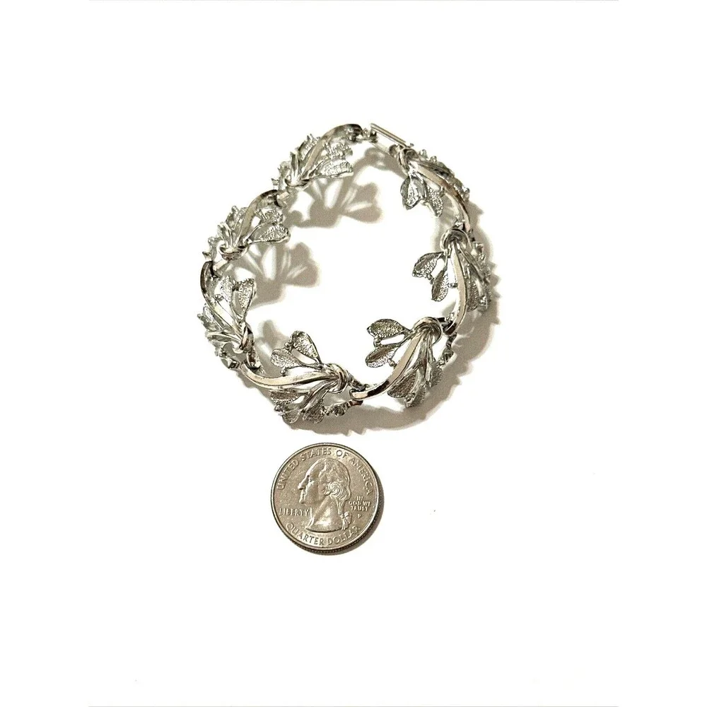 Vintage Ornate Leaf Bracelet Silver Tone Textured Openwork Botanical MCM 7.5